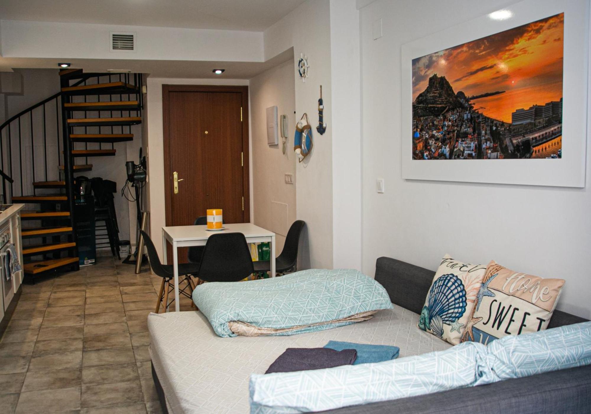 Apartamento Charming Duplex - Historic Center - 7min To *